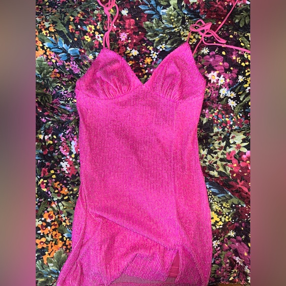 Topshop Dresses & Skirts - TopShop Pink Sequin Dress 🩷